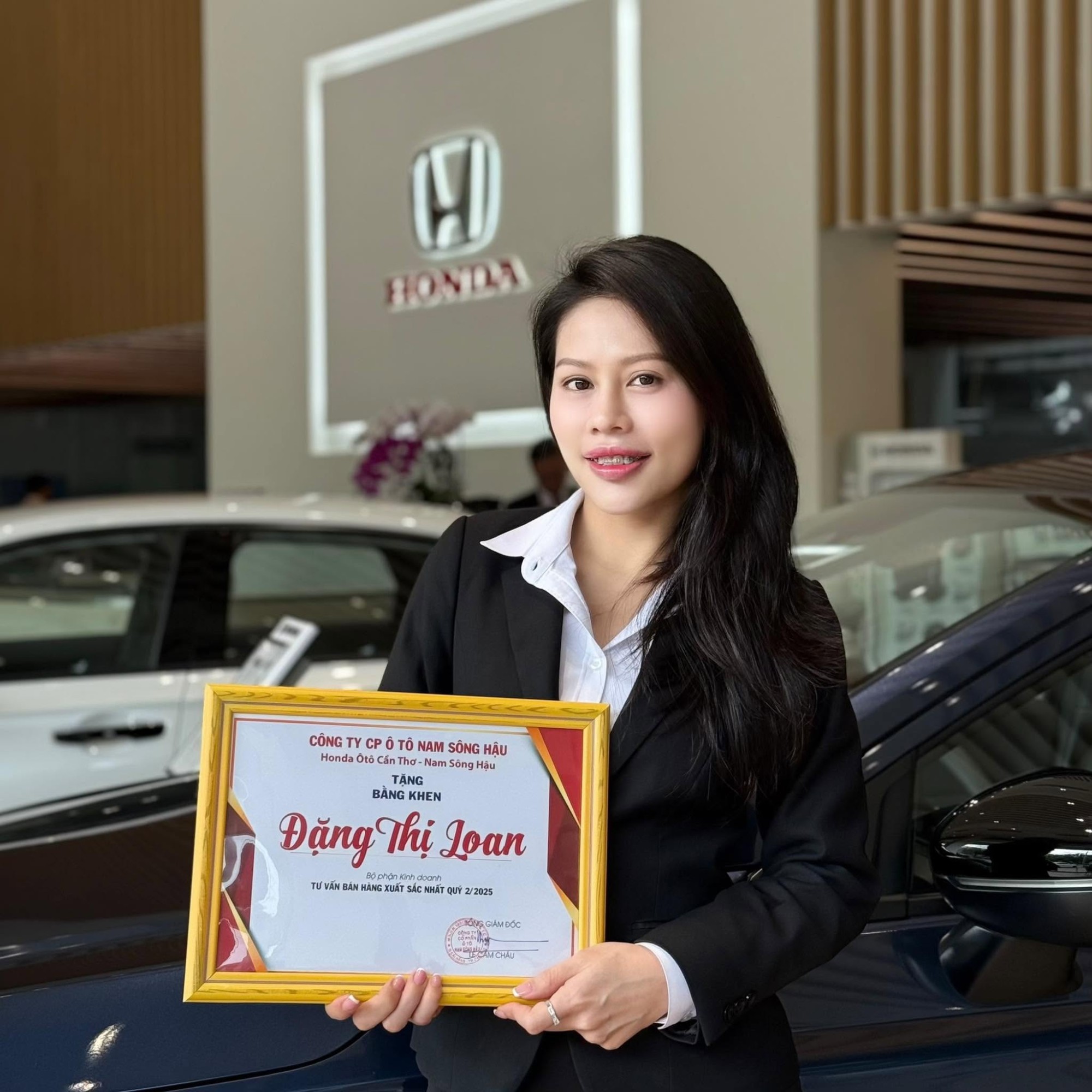 Giới thiệu bà Đặng Thị Loan